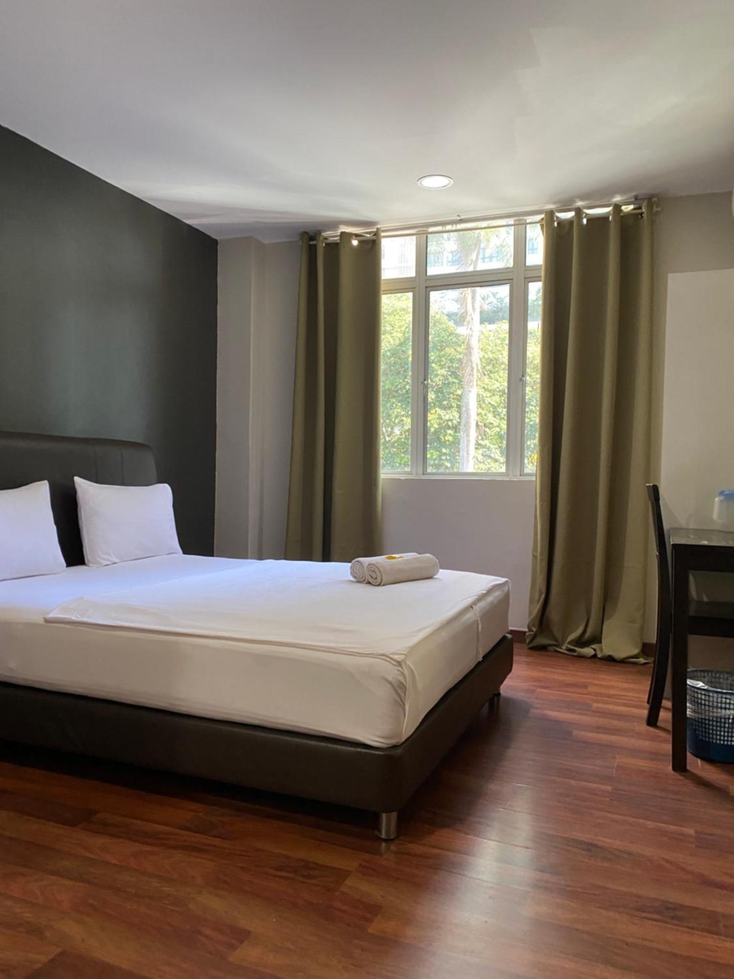 1St Living Subang Hotel Subang Jaya Exterior photo