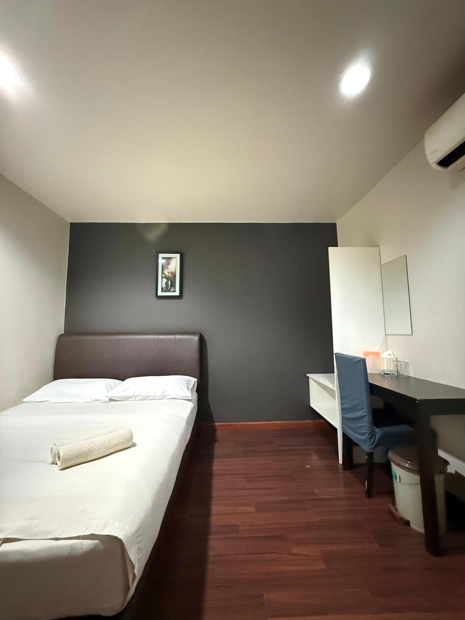1St Living Subang Hotel Subang Jaya Exterior photo