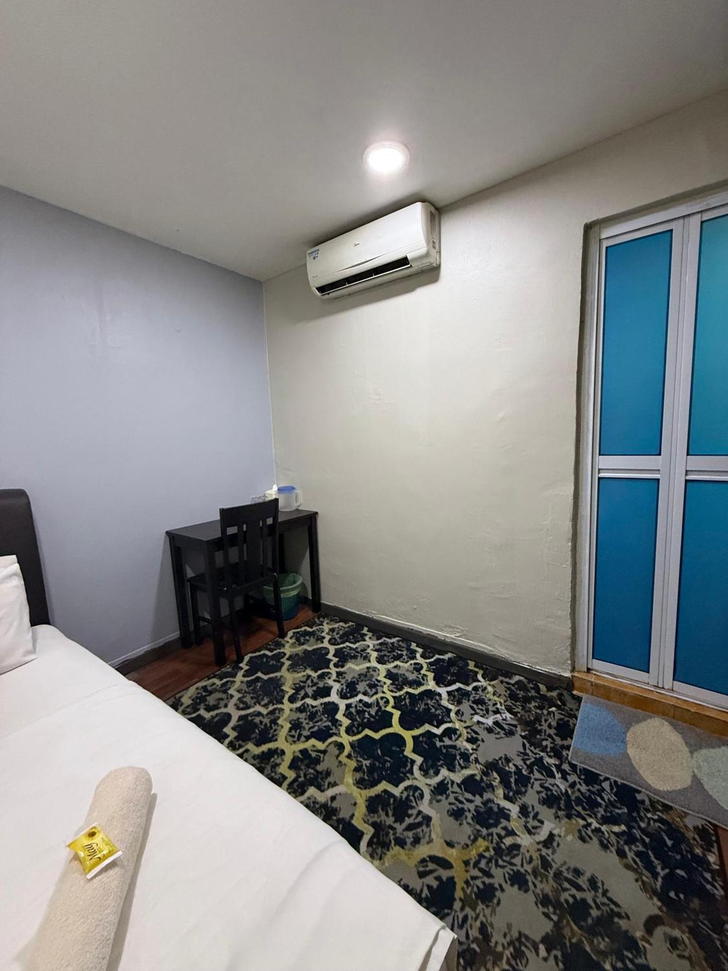 1St Living Subang Hotel Subang Jaya Exterior photo